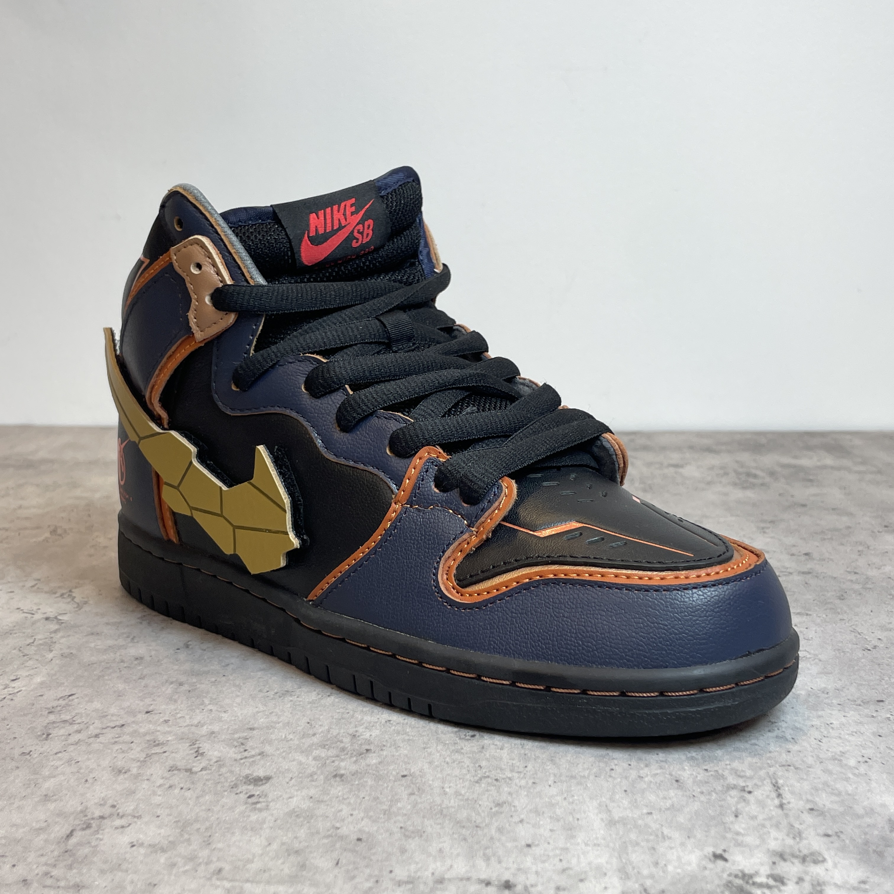 کتونی زنانه اسپرت Nike SB Dunk High ساق بلند مدل Unicorn Gundam Banshee
