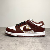کتونی نایک زنانه مدل SB Dunk Low Supreme Stars رنگ قهوهای سفید | Barkroot Brown