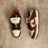 کتونی نایک زنانه مدل SB Dunk Low Supreme Stars رنگ قهوهای سفید | Barkroot Brown