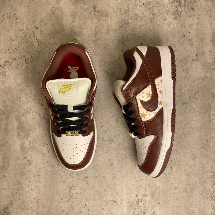 کتونی نایک زنانه مدل SB Dunk Low Supreme Stars رنگ قهوهای سفید | Barkroot Brown